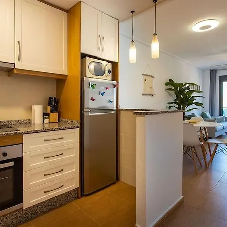 Apartment Cozy Retreat - Steps From The Beach In Torrevieja
