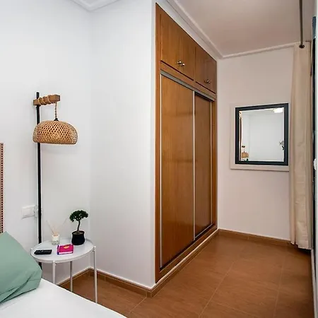 Apartamento Cozy Retreat - Steps From The Beach In *