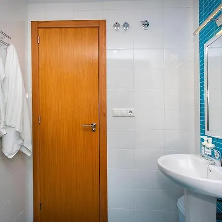 Cozy Retreat - Steps From The Beach In * Torrevieja