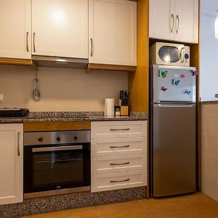 Cozy Retreat - Steps From The Beach In Апартаменты *