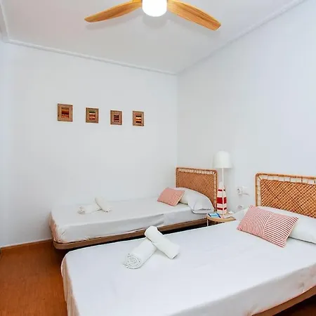 Cozy Retreat - Steps From The Beach In Апартаменты *