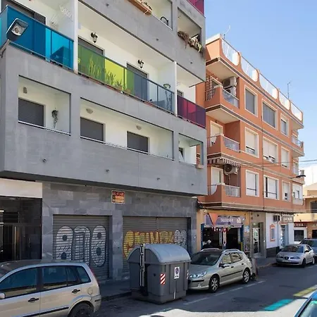 Apartamento Cozy Retreat - Steps From The Beach In *