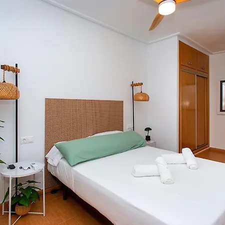 Apartment Cozy Retreat - Steps From The Beach In